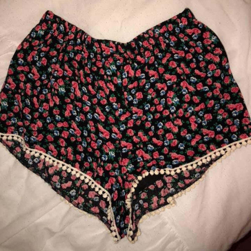 floral shorts